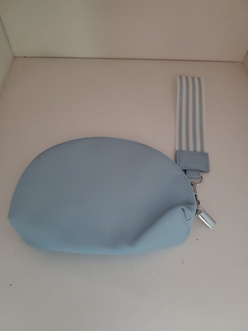 Small Accessory/Makeup Bag - Picture 2 of 3